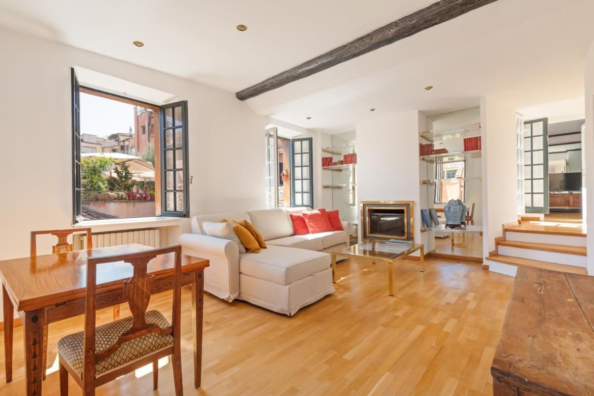 Piede Charming Apartment *